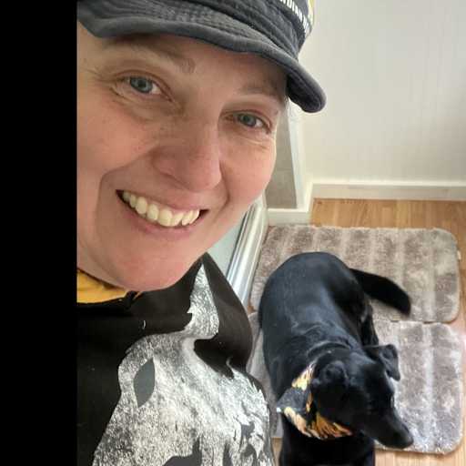 Profile image for pet sitter Elise