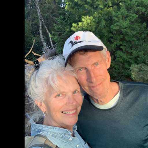 Profile image for pet sitters Suzan & Bryan