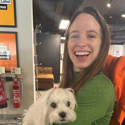 Profile image for pet sitter Maria Eduarda