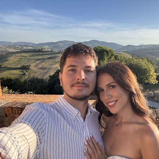 Profile image for pet sitters Dalia & Mircea