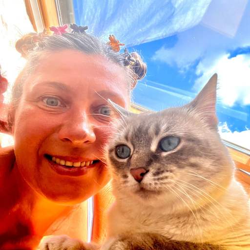 Profile image for pet sitters Alina & Radika 