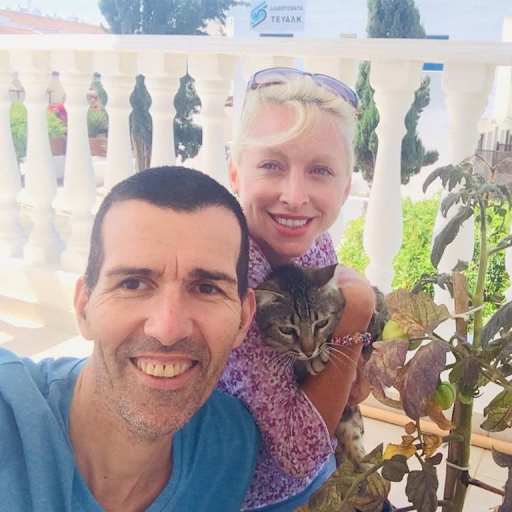 Profile image for pet sitters Lionel & Amber