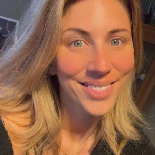 Profile image for pet sitter ashleigh
