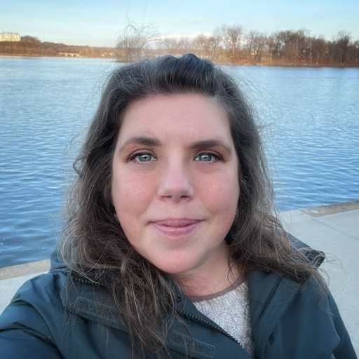 Profile image for pet sitter Courtney