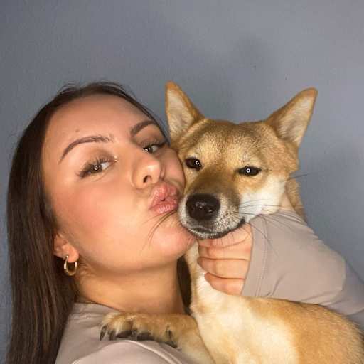 Profile image for pet sitter Lola