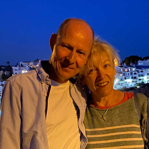 Profile image for pet sitters Andrea & Kevin