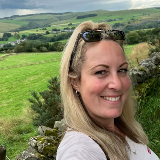 Profile image for pet sitter Elise