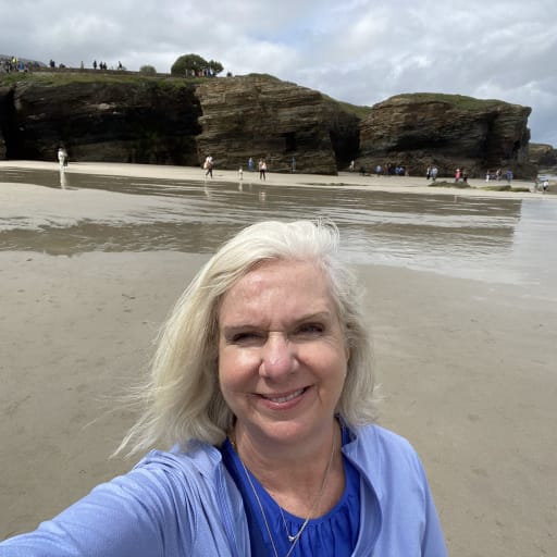 Profile image for pet sitter Lori