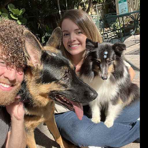 Profile image for pet sitters Caren & Lucas