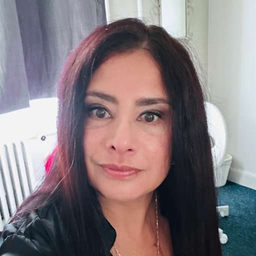 Profile image for pet sitter rebeca