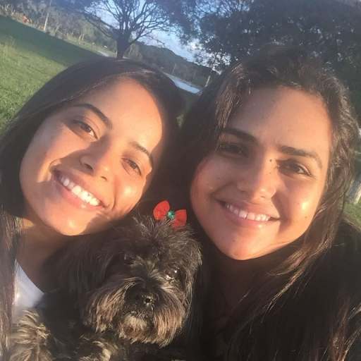 Profile image for pet sitters Marcela & Rayane
