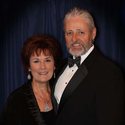 Profile image for pet sitters Lisa & Hugh