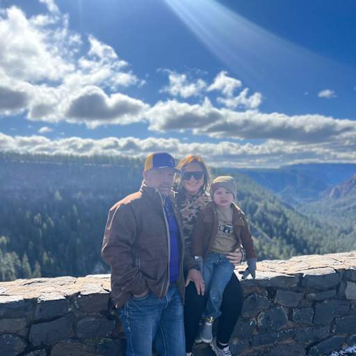 Profile image for pet sitters Shelby & David