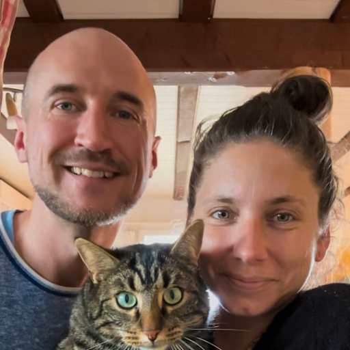 Profile image for pet sitters Alina & Jonathan 