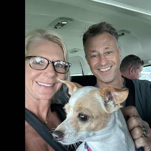 Profile image for pet sitters JULIE & Mike