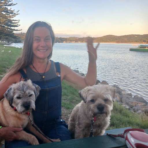 Profile image for pet sitter Robyn