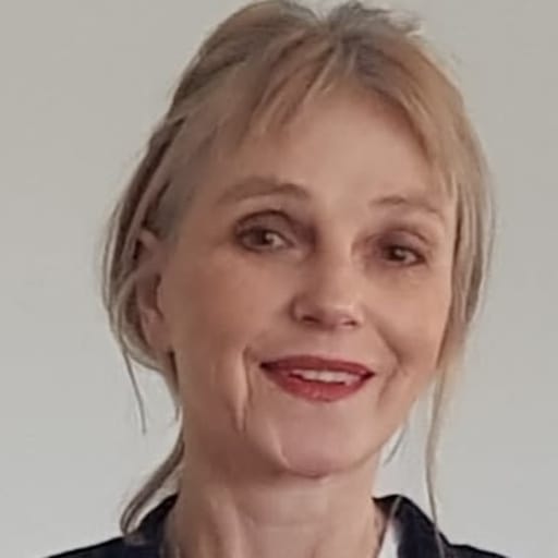 Profile image for pet sitter ELIZABETH