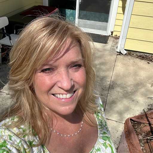 Profile image for pet sitter Vonda