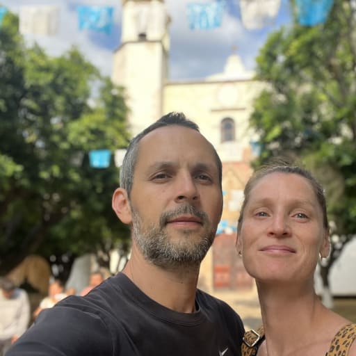 Profile image for pet sitters Bess & Daniel