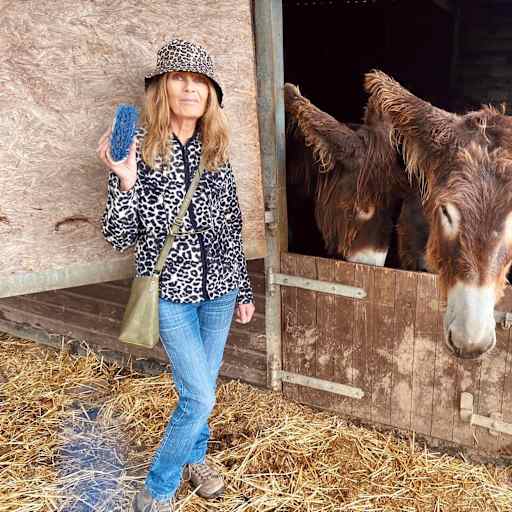 Profile image for pet sitter Linda