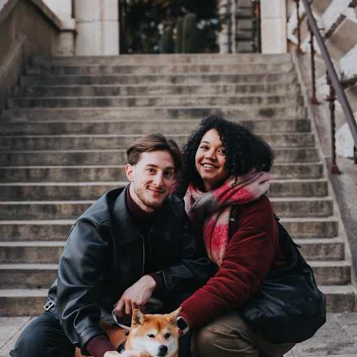 Profile image for pet sitters Thais & Jake