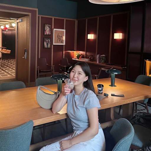 Profile image for pet sitter Chloe