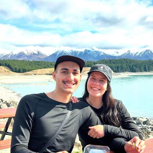 Profile image for pet sitters gabrielle & Gustavo