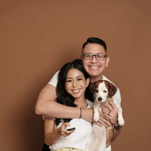 Profile image for pet sitters Sandi & Ryan