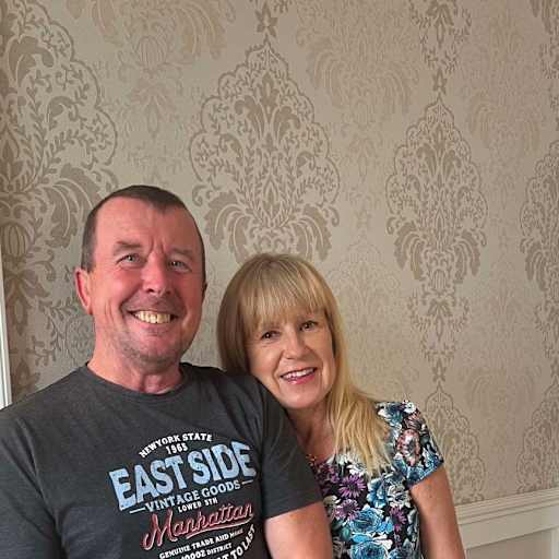 Profile image for pet sitters Lynn & Phillip