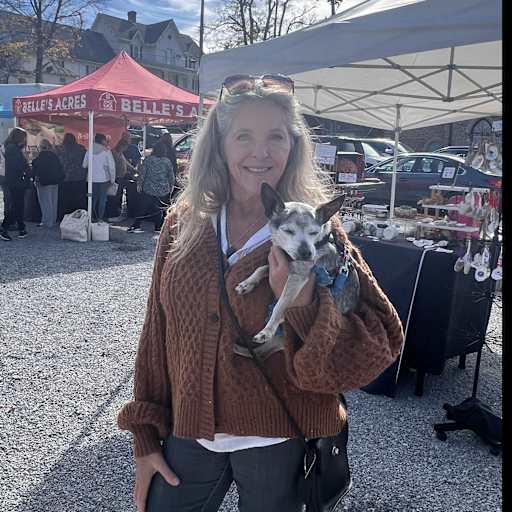 Profile image for pet sitter Connie