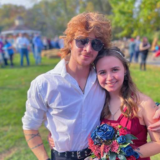 Profile image for pet sitters alexis & Jonathan 