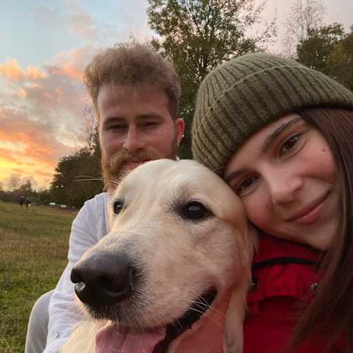 Profile image for pet sitters Patricia & Sorin