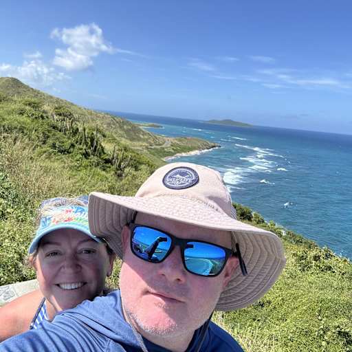Profile image for pet sitters Alicia & Jason 
