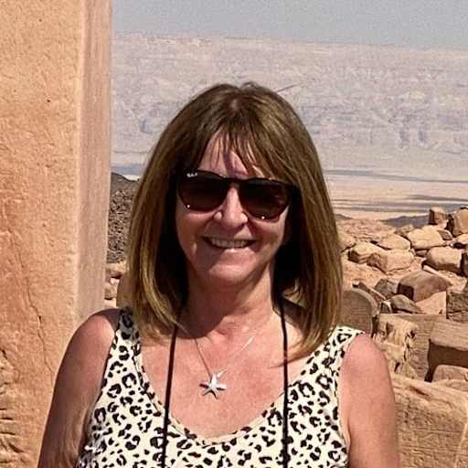 Profile image for pet sitter Elaine