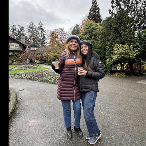 Profile image for pet sitters Diana & Iris 