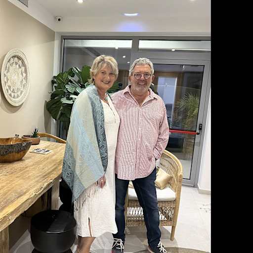 Profile image for pet sitters Jacqueline & Gil