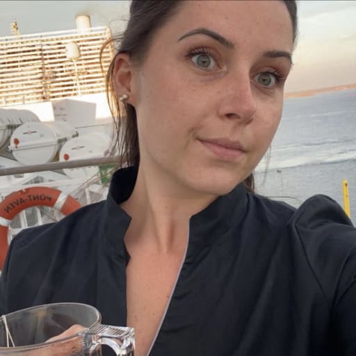 Profile image for pet sitter Justine