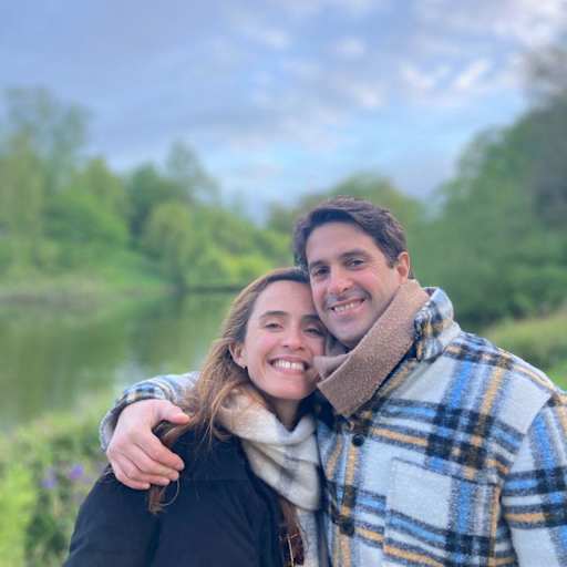 Profile image for pet sitters Agustina & Guillermo 