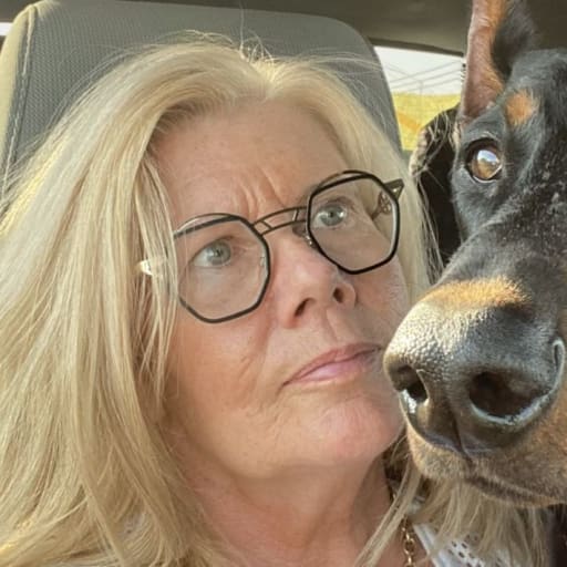 Profile image for pet sitter Lina