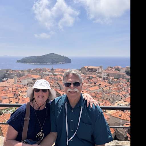 Profile image for pet sitters Jennifer & Leland 