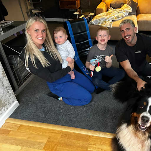 Profile image for pet sitters Ciaran & Inés