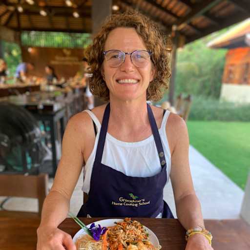 Profile image for pet sitter charlene