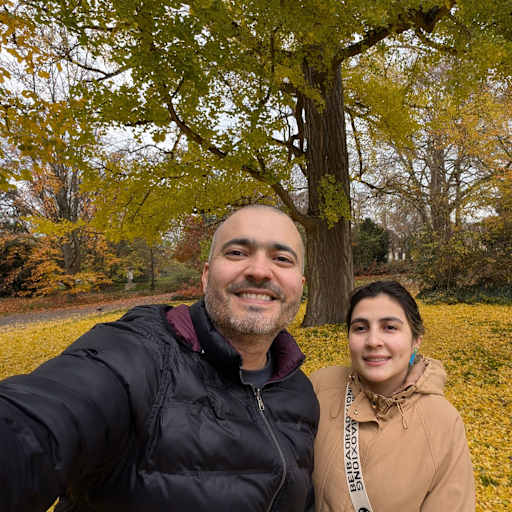 Profile image for pet sitters Elizabeth & Andrés Felipe