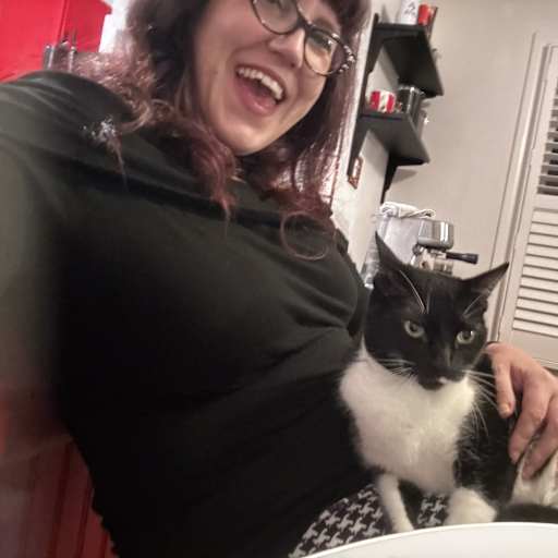 Profile image for pet sitter Suzil
