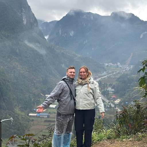 Profile image for pet sitters anna & Pascal