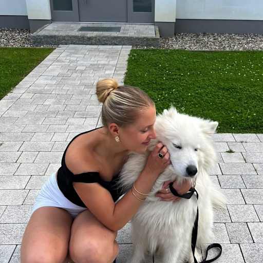 Profile image for pet sitters Iryna & Vladimir