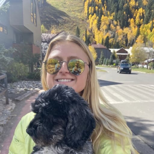 Profile image for pet sitter Julia