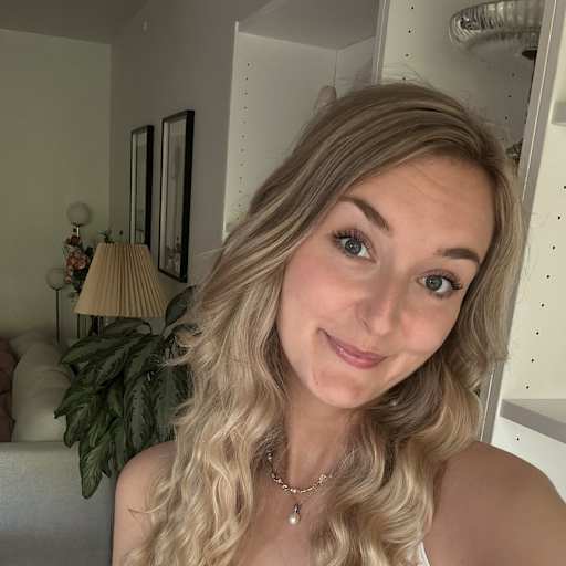 Profile image for pet sitter Theresa