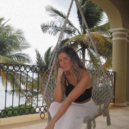 Profile image for pet sitter Olivia