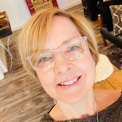 Profile image for pet sitter Mishah